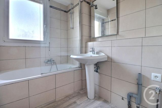 Appartement T3 à vendre - 3 pièces - 61.3 m2 - ST RAPHAEL - 83 - PROVENCE-ALPES-COTE-D-AZUR - Century 21 Sud Habitat