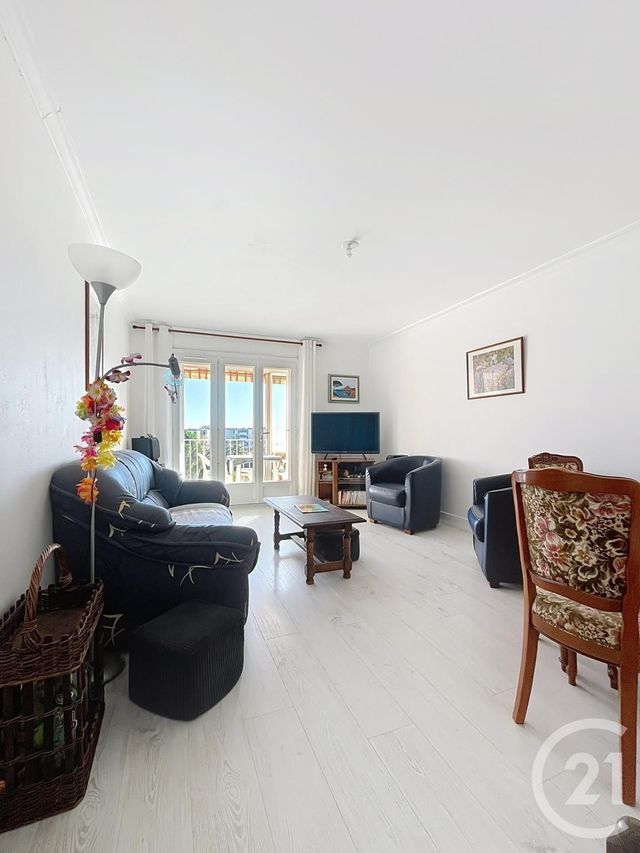 Appartement T3 à vendre - 3 pièces - 67.0 m2 - FREJUS - 83 - PROVENCE-ALPES-COTE-D-AZUR - Century 21 Sud Habitat