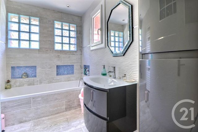 maison à vendre - 5 pièces - 130.0 m2 - ST RAPHAEL - 83 - PROVENCE-ALPES-COTE-D-AZUR - Century 21 Sud Habitat