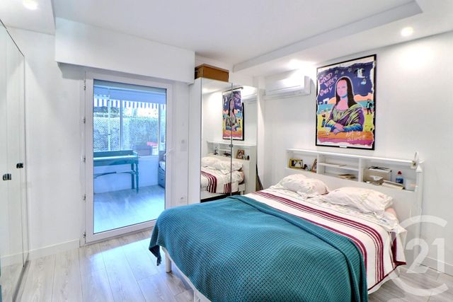 Afficher la photo en grand Appartement T3 à vendre - 3 pièces - 60.0 m2 - ST RAPHAEL - 83 - PROVENCE-ALPES-COTE-D-AZUR - Century 21 Sud Habitat