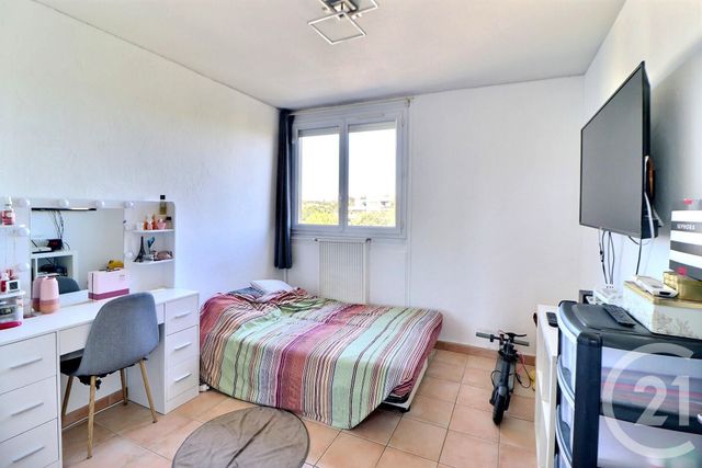 Appartement T4 à vendre - 4 pièces - 83.28 m2 - FREJUS - 83 - PROVENCE-ALPES-COTE-D-AZUR - Century 21 Sud Habitat