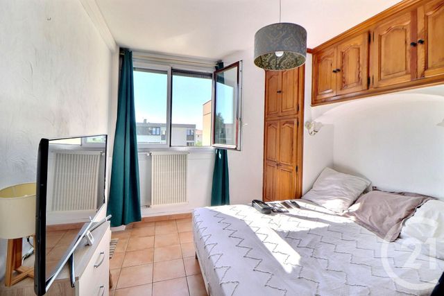 Appartement T4 à vendre - 4 pièces - 83.28 m2 - FREJUS - 83 - PROVENCE-ALPES-COTE-D-AZUR - Century 21 Sud Habitat