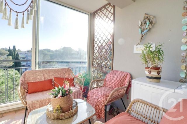 Appartement T4 à vendre - 4 pièces - 69.82 m2 - ST RAPHAEL - 83 - PROVENCE-ALPES-COTE-D-AZUR - Century 21 Sud Habitat