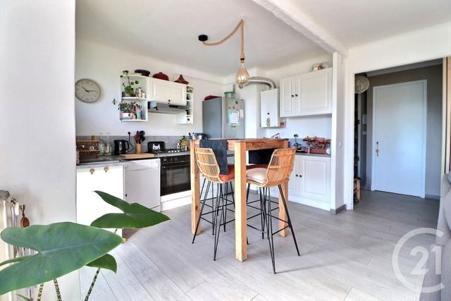 Appartement T4 à vendre - 4 pièces - 69.82 m2 - ST RAPHAEL - 83 - PROVENCE-ALPES-COTE-D-AZUR - Century 21 Sud Habitat