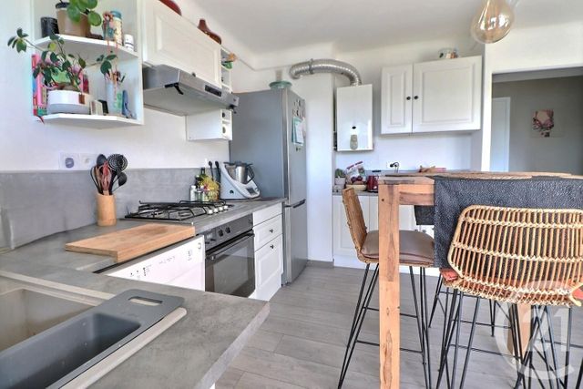 Appartement T4 à vendre - 4 pièces - 69.82 m2 - ST RAPHAEL - 83 - PROVENCE-ALPES-COTE-D-AZUR - Century 21 Sud Habitat