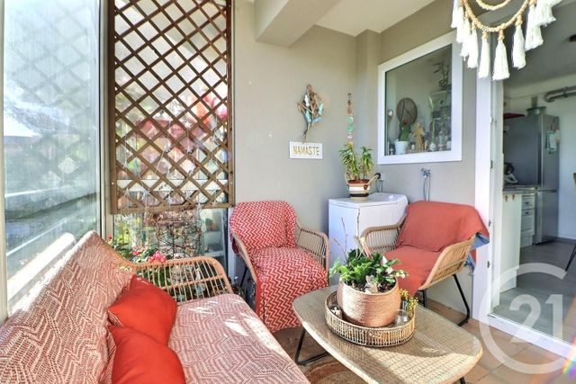 Appartement T4 à vendre - 4 pièces - 69.82 m2 - ST RAPHAEL - 83 - PROVENCE-ALPES-COTE-D-AZUR - Century 21 Sud Habitat