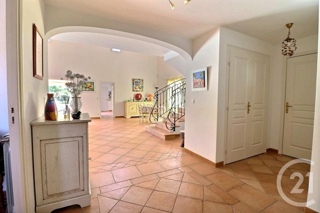 Afficher la photo en grand maison à vendre - 6 pièces - 230.0 m2 - ST RAPHAEL - 83 - PROVENCE-ALPES-COTE-D-AZUR - Century 21 Sud Habitat