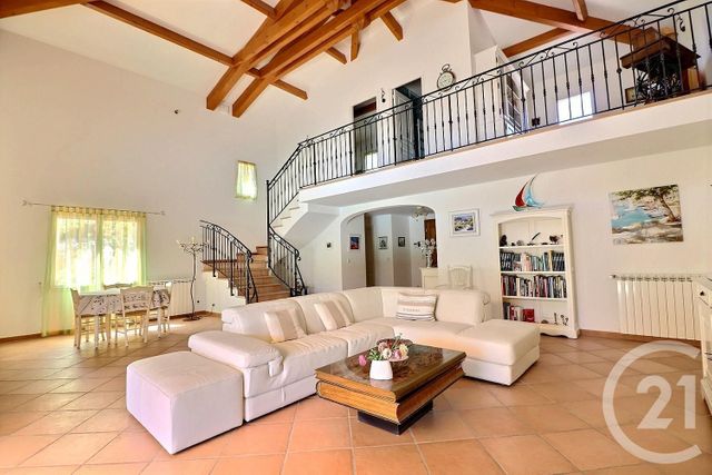 Afficher la photo en grand maison à vendre - 6 pièces - 230.0 m2 - ST RAPHAEL - 83 - PROVENCE-ALPES-COTE-D-AZUR - Century 21 Sud Habitat