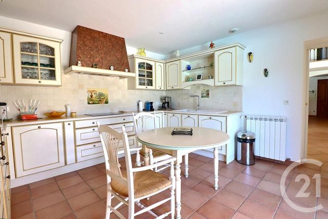 Afficher la photo en grand maison à vendre - 6 pièces - 230.0 m2 - ST RAPHAEL - 83 - PROVENCE-ALPES-COTE-D-AZUR - Century 21 Sud Habitat