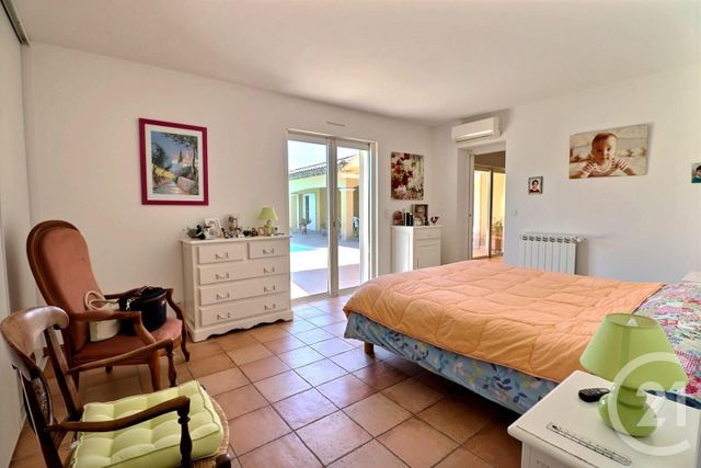 Afficher la photo en grand maison à vendre - 6 pièces - 230.0 m2 - ST RAPHAEL - 83 - PROVENCE-ALPES-COTE-D-AZUR - Century 21 Sud Habitat